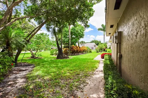 6858 Fountains Circle Lake Worth FL 33467