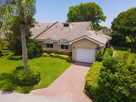 6858 Fountains Circle Lake Worth FL 33467