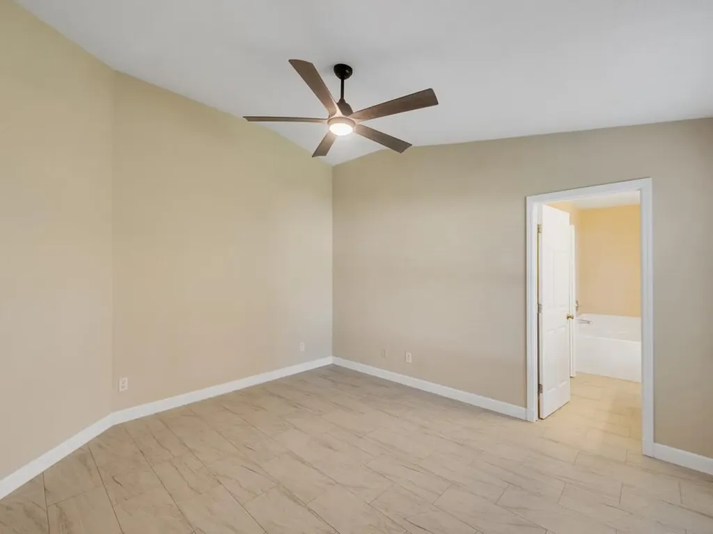 962 E 13th Square Vero Beach FL 32960