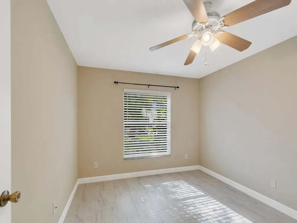 962 E 13th Square Vero Beach FL 32960