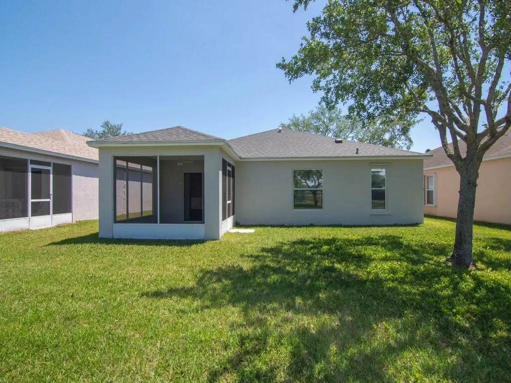 962 E 13th Square Vero Beach FL 32960