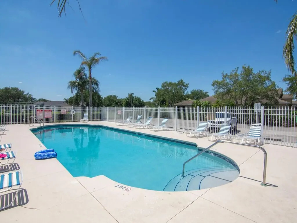 962 E 13th Square Vero Beach FL 32960