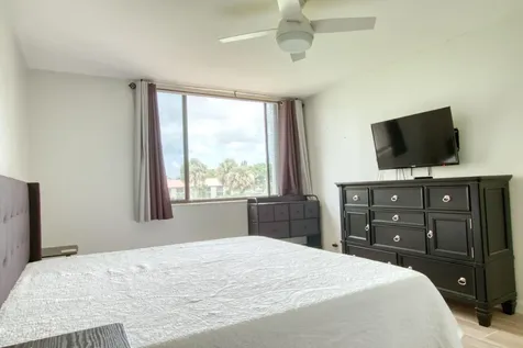4471 Luxemburg Court Lake Worth FL 33467