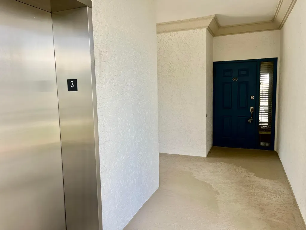 370 Golfview Road North Palm Beach FL 33408