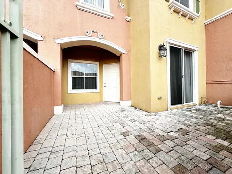 614 SW 106th Avenue Pembroke Pines FL 33025
