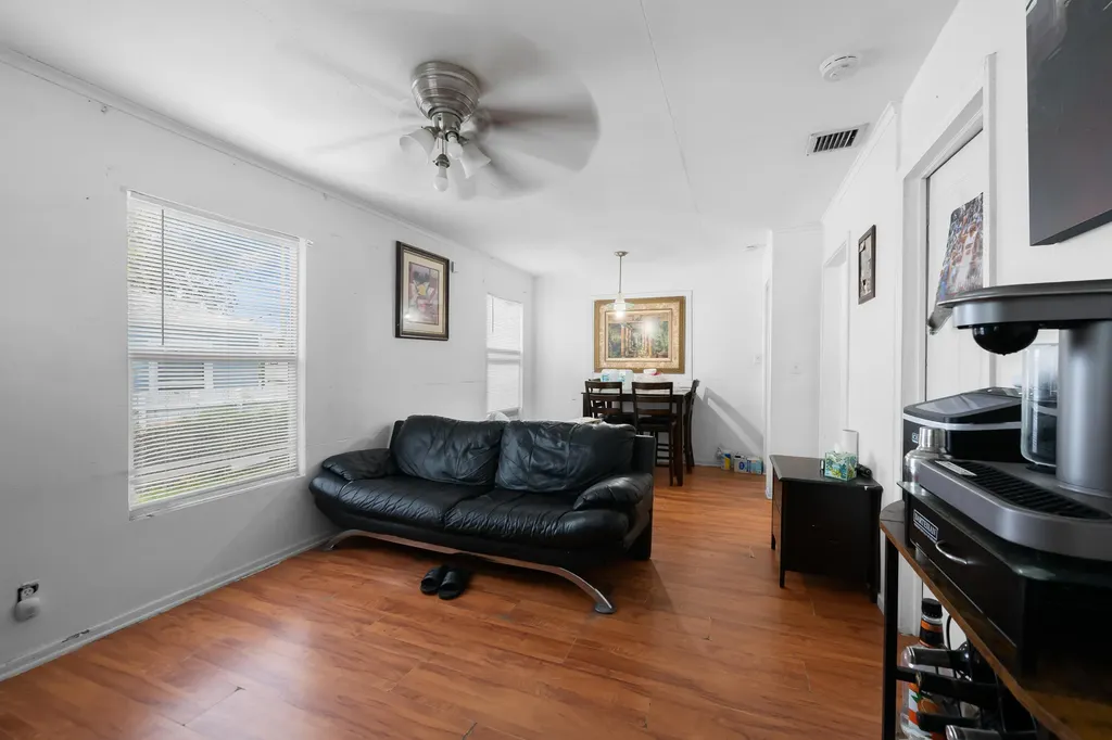 947 43rd Street West Palm Beach FL 33407