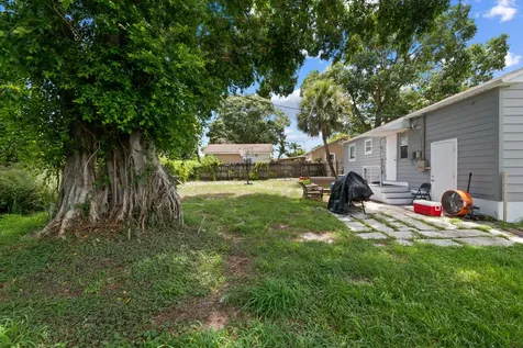 947 43rd Street West Palm Beach FL 33407