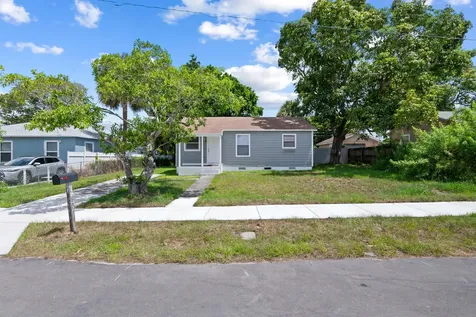 947 43rd Street West Palm Beach FL 33407