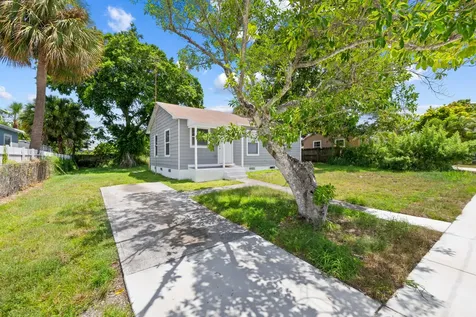 947 43rd Street West Palm Beach FL 33407