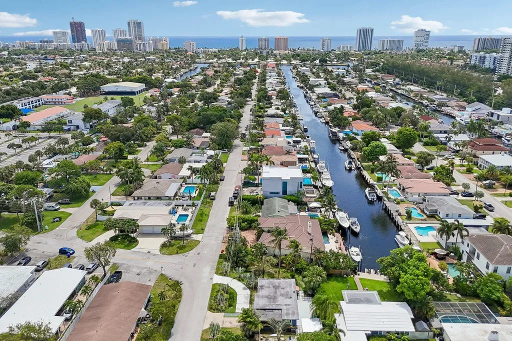 2304 SE 13th Court Pompano Beach FL 33062