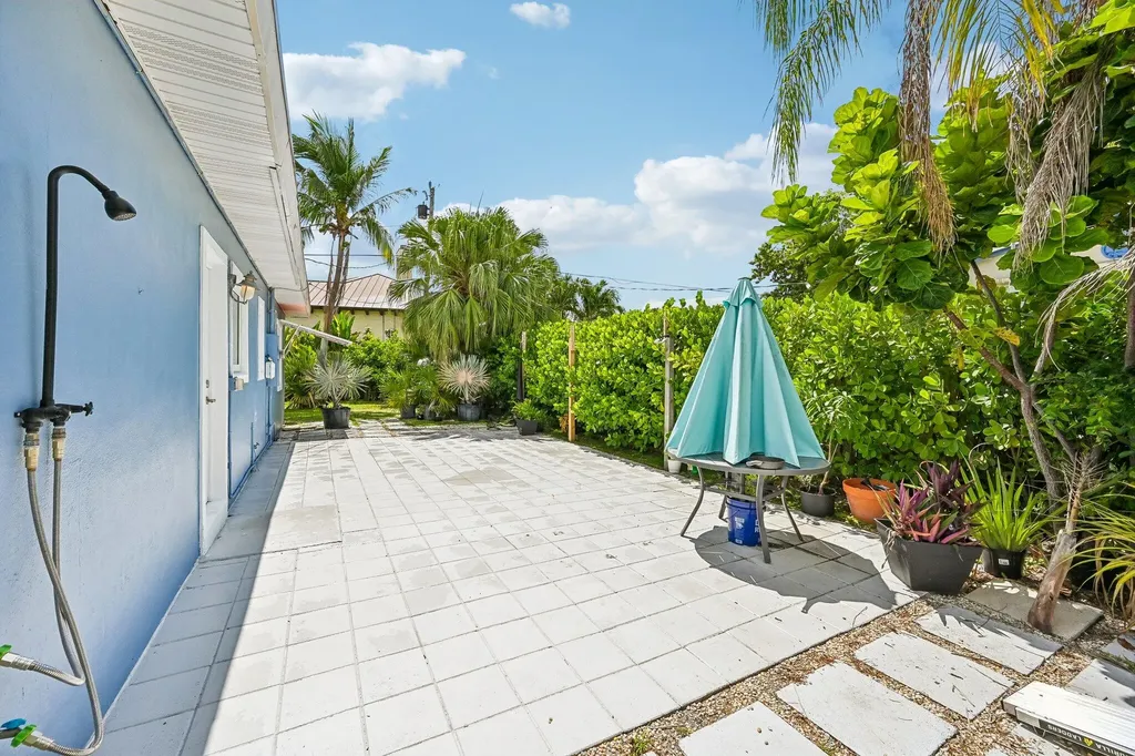 2304 SE 13th Court Pompano Beach FL 33062