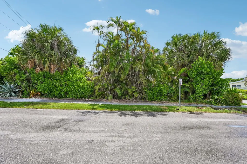 2304 SE 13th Court Pompano Beach FL 33062