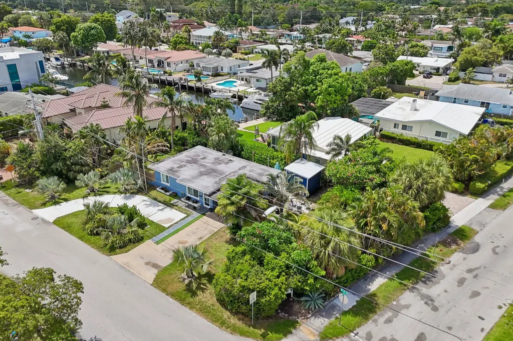 2304 SE 13th Court Pompano Beach FL 33062