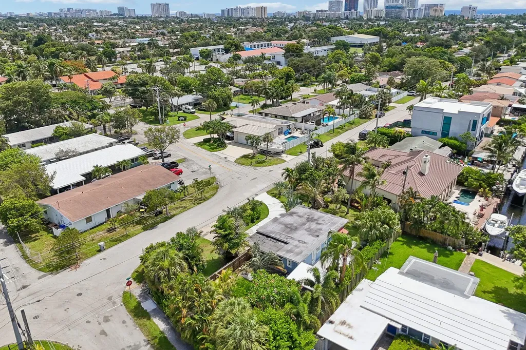 2304 SE 13th Court Pompano Beach FL 33062