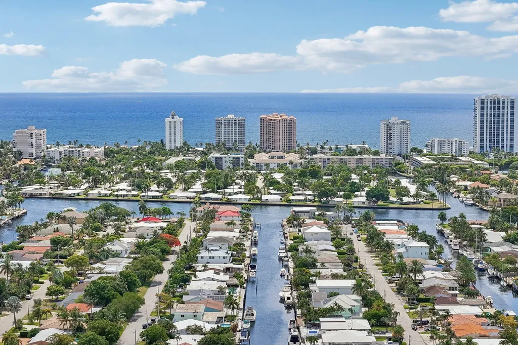 2304 SE 13th Court Pompano Beach FL 33062