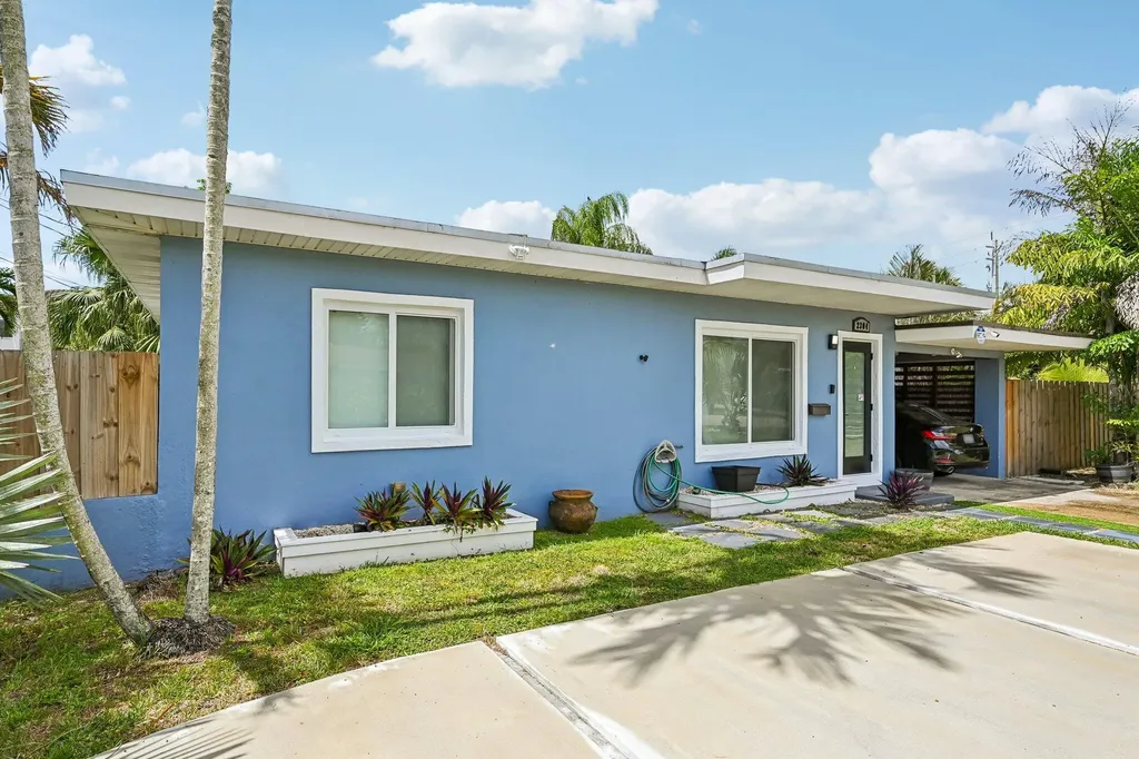 2304 SE 13th Court Pompano Beach FL 33062