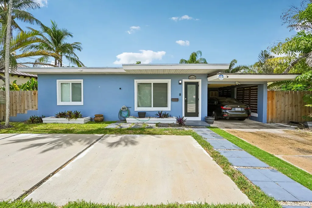 2304 SE 13th Court Pompano Beach FL 33062