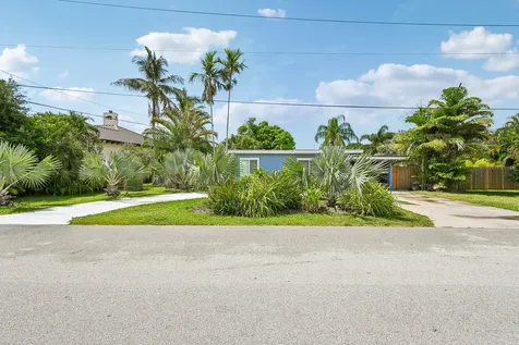 2304 SE 13th Court Pompano Beach FL 33062