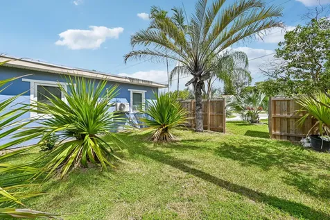 2304 SE 13th Court Pompano Beach FL 33062