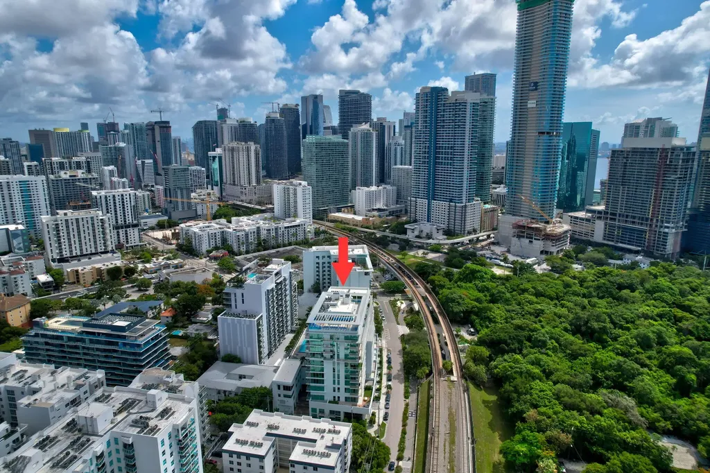 1600 SW 1st Avenue Miami FL 33129