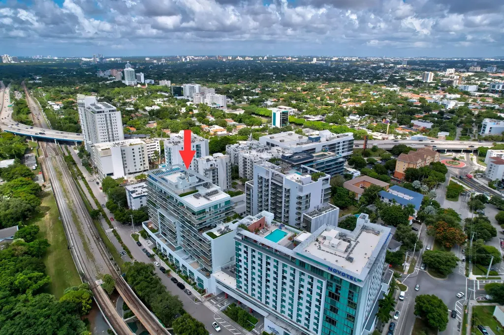 1600 SW 1st Avenue Miami FL 33129