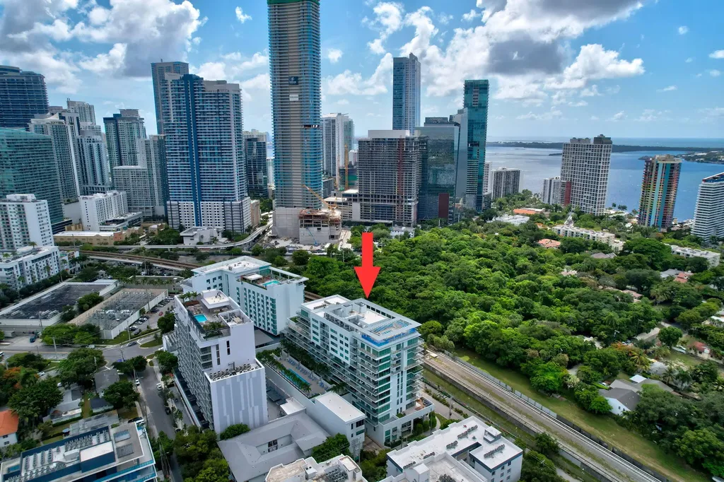 1600 SW 1st Avenue Miami FL 33129