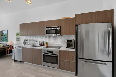 1600 SW 1st Avenue Miami FL 33129