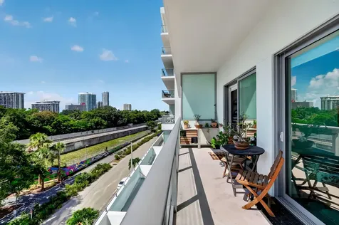 1600 SW 1st Avenue Miami FL 33129
