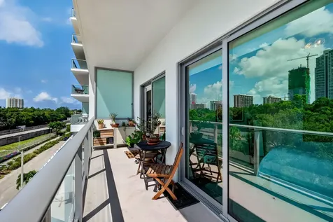 1600 SW 1st Avenue Miami FL 33129