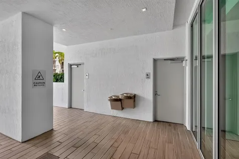 1600 SW 1st Avenue Miami FL 33129
