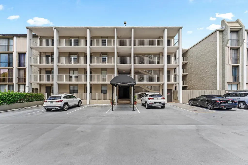 501 SW 11th Place Boca Raton FL 33432