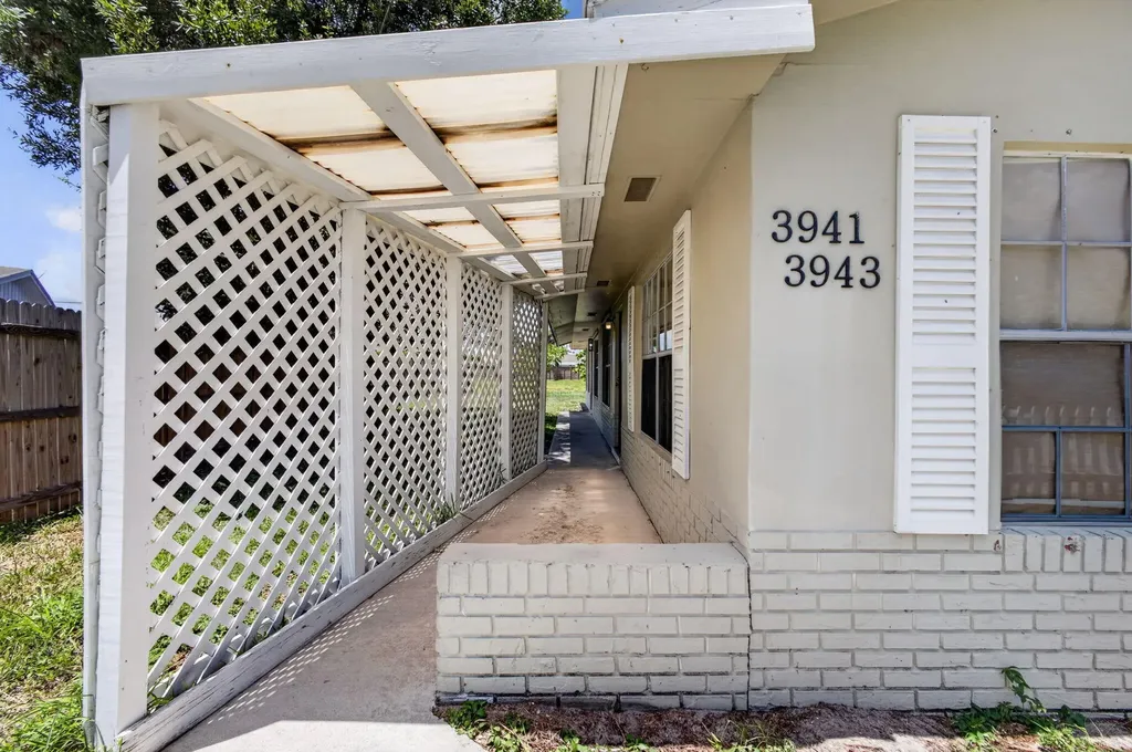 3943 Roan Court W Palm Beach Gardens FL 33403