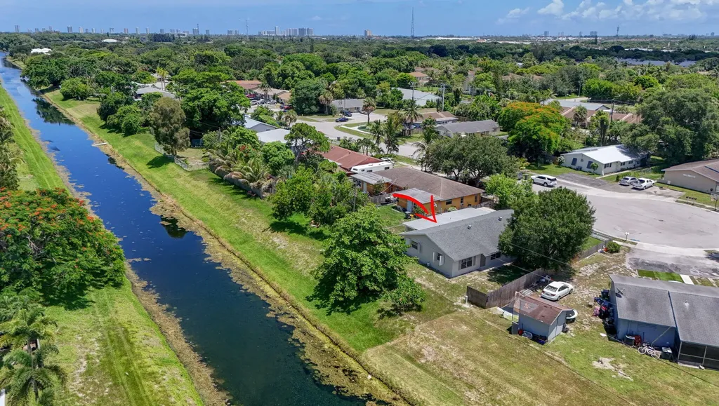 3943 Roan Court W Palm Beach Gardens FL 33403