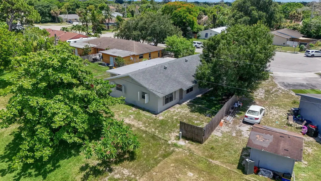 3943 Roan Court W Palm Beach Gardens FL 33403