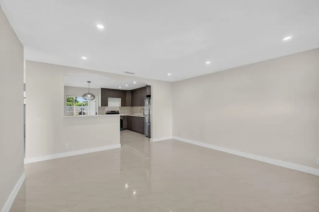 3943 Roan Court W Palm Beach Gardens FL 33403