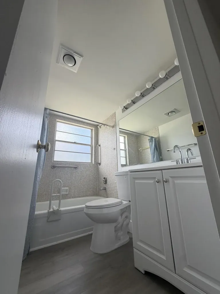 266 Brighton G Boca Raton FL 33434