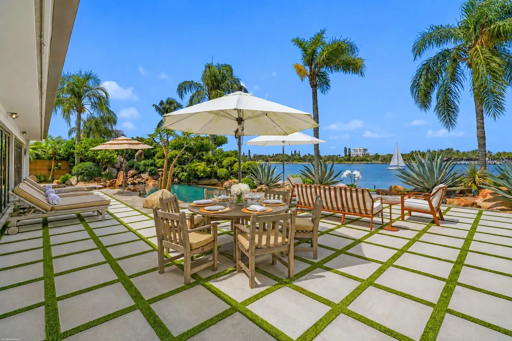90 Lighthouse Drive Jupiter Inlet Colony FL 33469