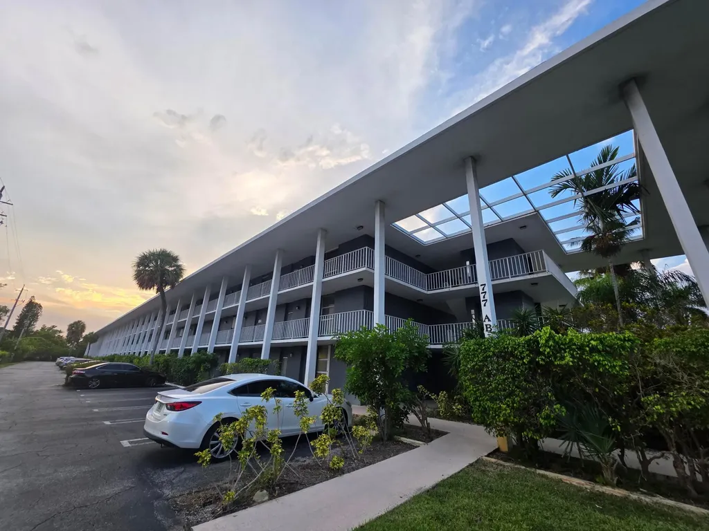 777 SE 2nd Avenue Deerfield Beach FL 33441