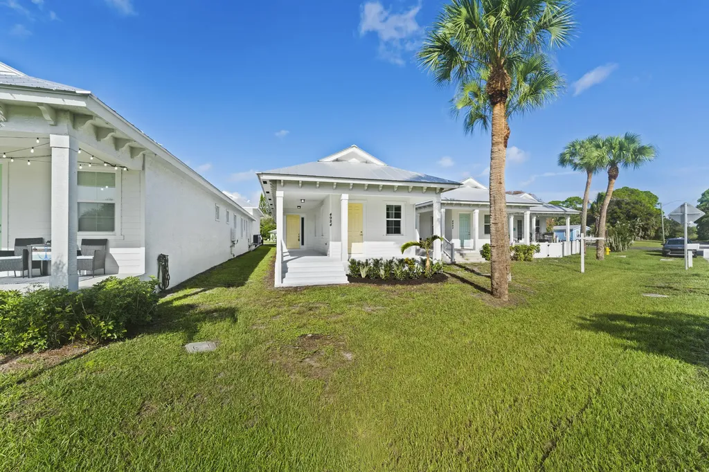 4984 SE Railway Avenue Stuart FL 34997