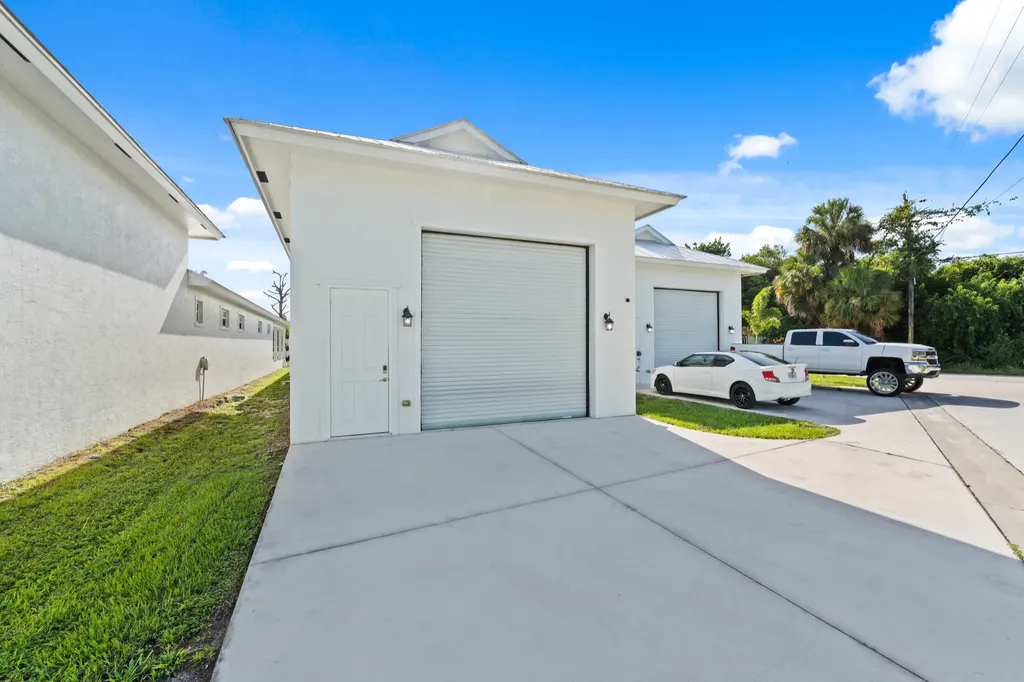 4984 SE Railway Avenue Stuart FL 34997