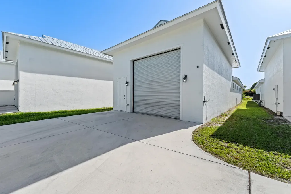 4984 SE Railway Avenue Stuart FL 34997