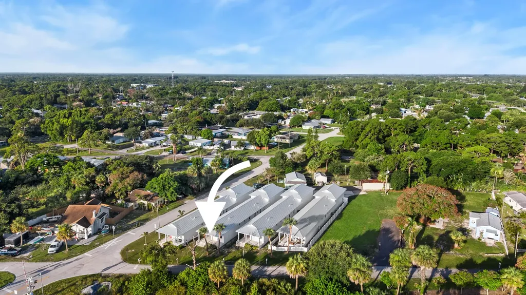 4984 SE Railway Avenue Stuart FL 34997