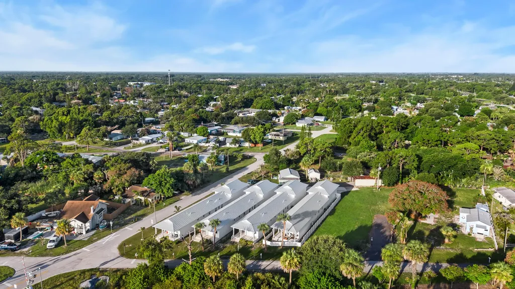 4984 SE Railway Avenue Stuart FL 34997