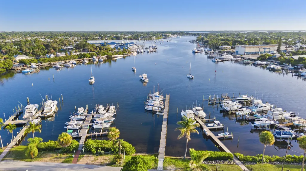 4984 SE Railway Avenue Stuart FL 34997