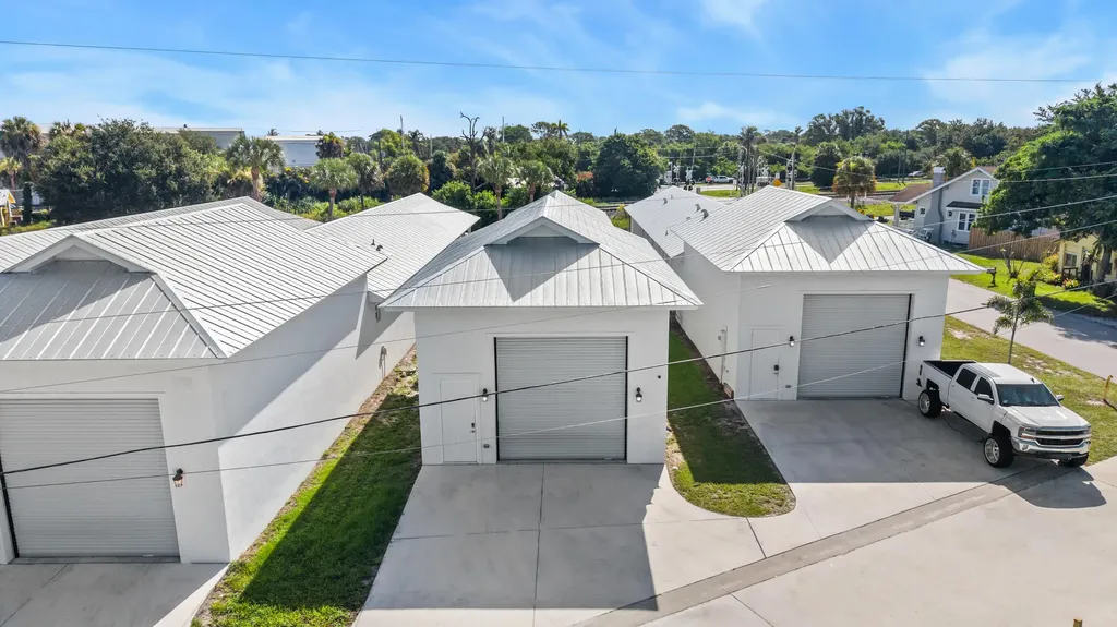 4984 SE Railway Avenue Stuart FL 34997