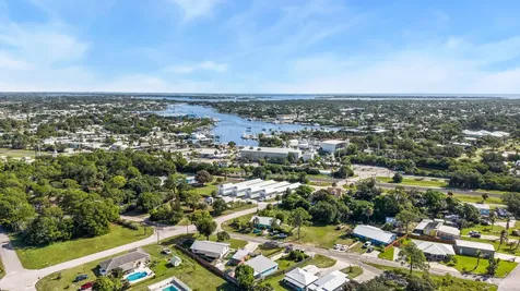 4984 SE Railway Avenue Stuart FL 34997