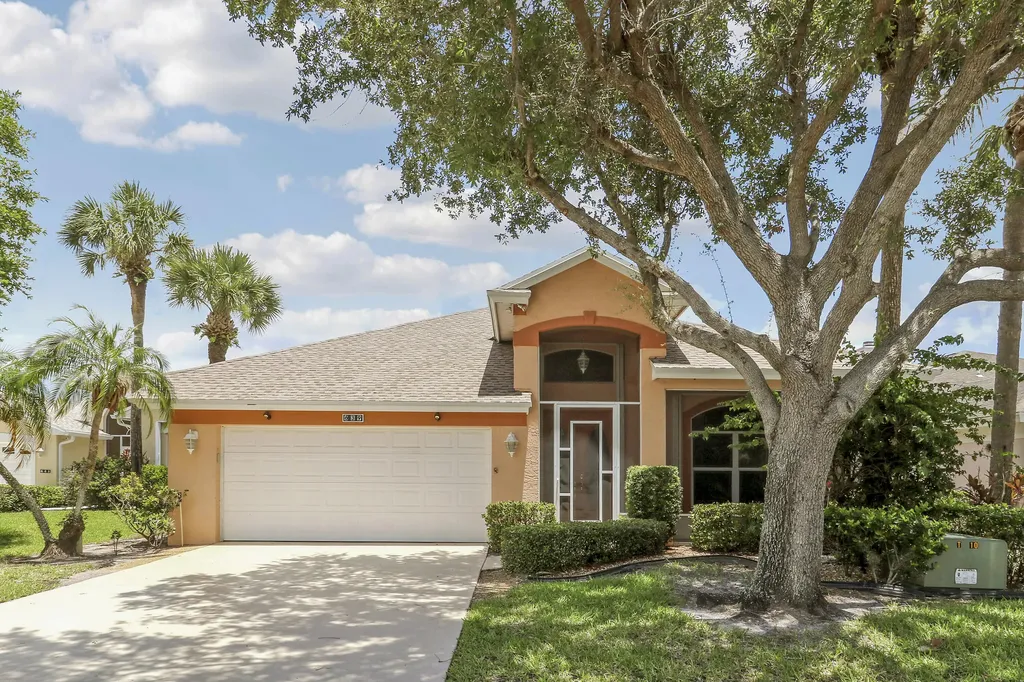 639 NW Venetto Court Port St Lucie FL 34986