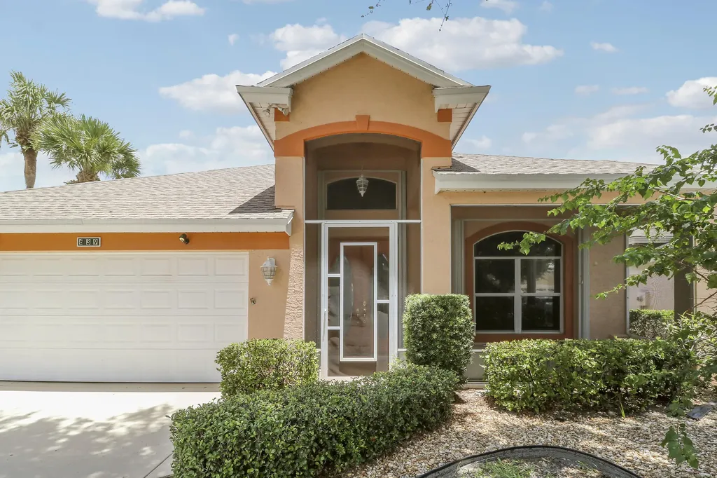 639 NW Venetto Court Port St Lucie FL 34986
