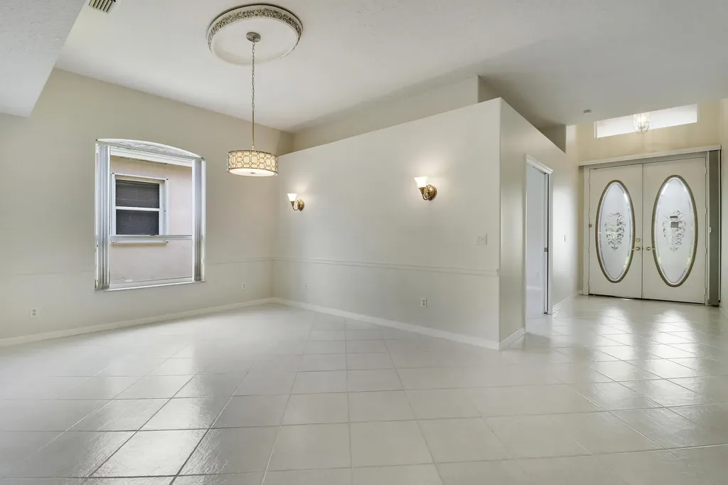 639 NW Venetto Court Port St Lucie FL 34986