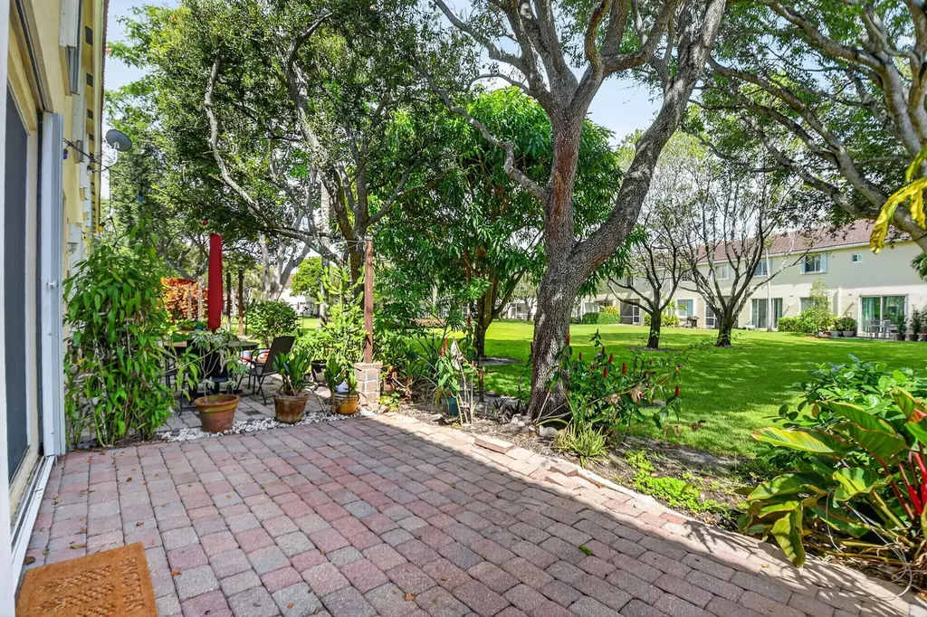 3085 N Evergreen Circle Boynton Beach FL 33426